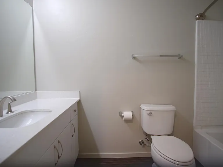 932 E Lustrum Ln — Photo 20