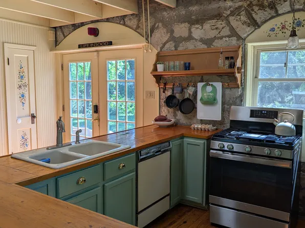 2948 Osage Rd, Perry, KS 66073