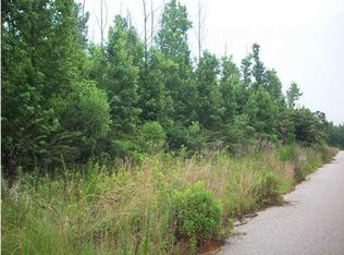 8 Edgewood Ct, Atmore, AL 36502