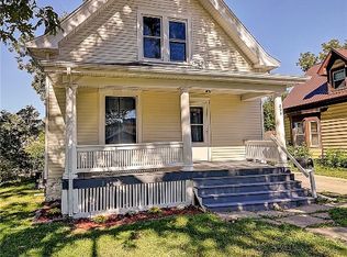 829 Oakland Rd NE, Cedar Rapids, IA 52402