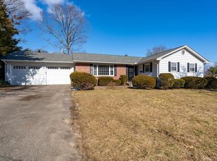 76 Hillview Rd, Holyoke, MA 01040