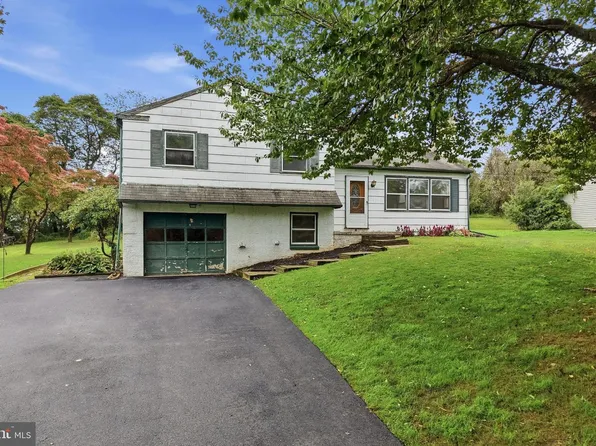 124 Highland Dr, Coatesville, PA 19320