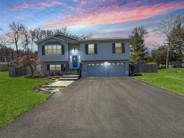 48 Park Hill Drive, New Windsor, NY 12553