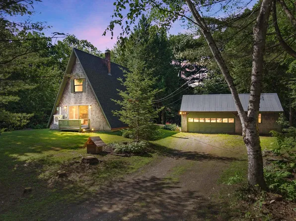 22 Hallett Street, Chelsea, ME 04330