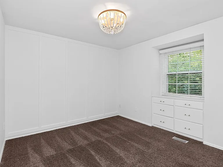 1819 Sabrina Ct — Photo 21