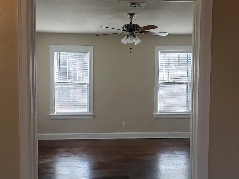 2519 N Robinson Ave #C — Photo 8