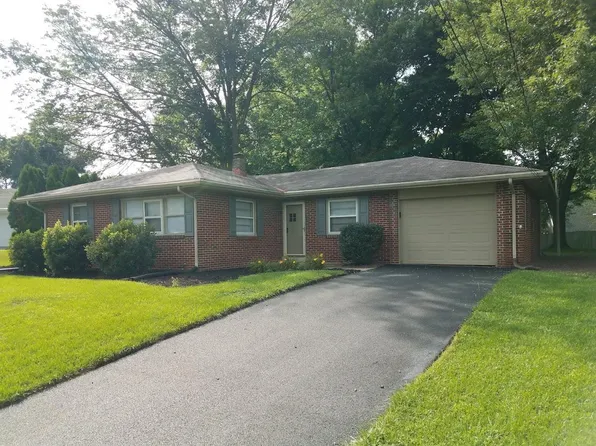 9 Stailey Cir, Camp Hill, PA 17011