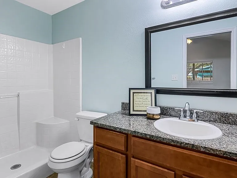 102 Pecan Harbor St — Photo 17