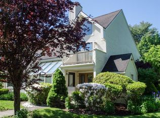 300 Willow St APT 5, South Hamilton, MA 01982