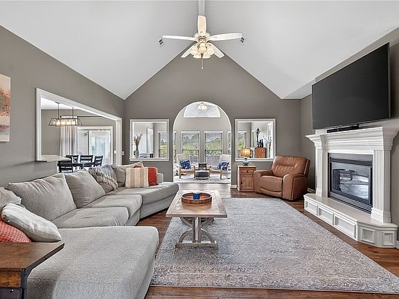 4th image of 21839 Friendship View Dr