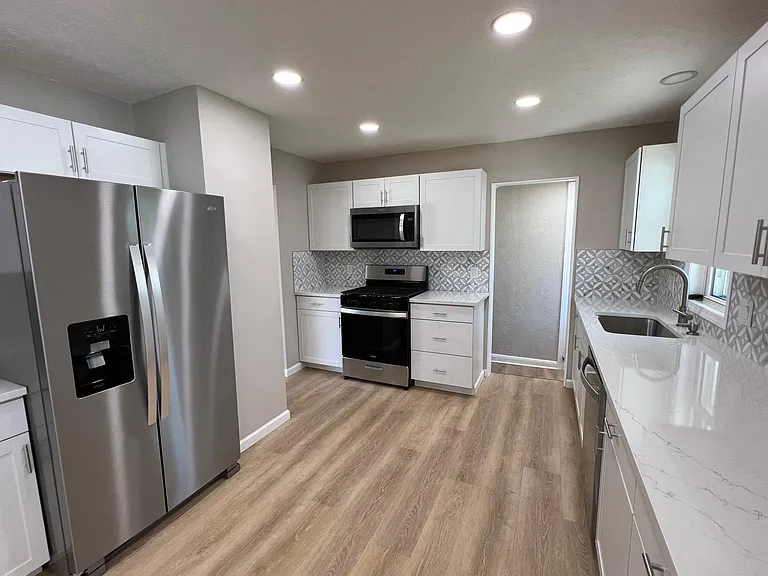 7326 Dell Haven Dr — Photo 7