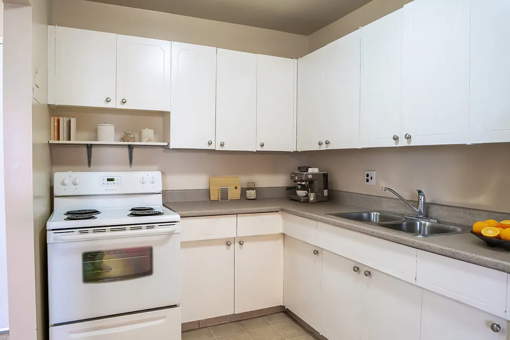 555 River Avenue — Photo 4