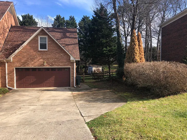 1444 Freedom Ct — Photo 6