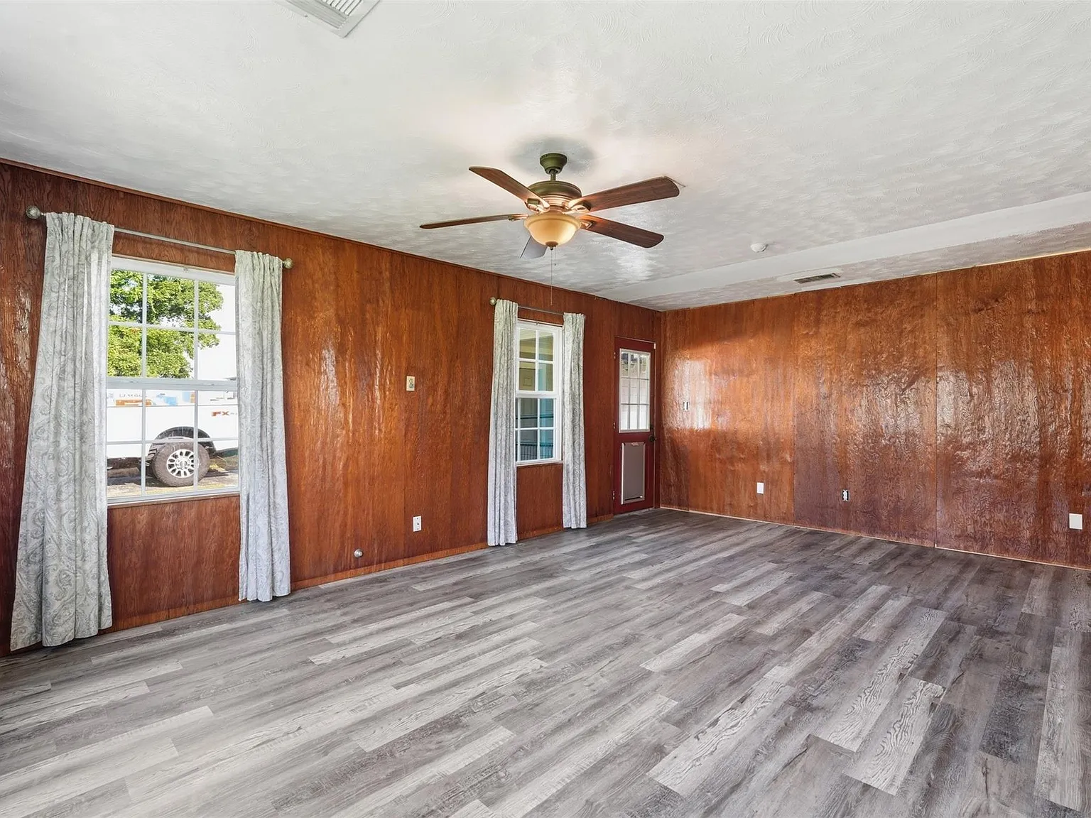 3 bed, 2.0 bath, 1372 sqft, $1,700 — Photo 4