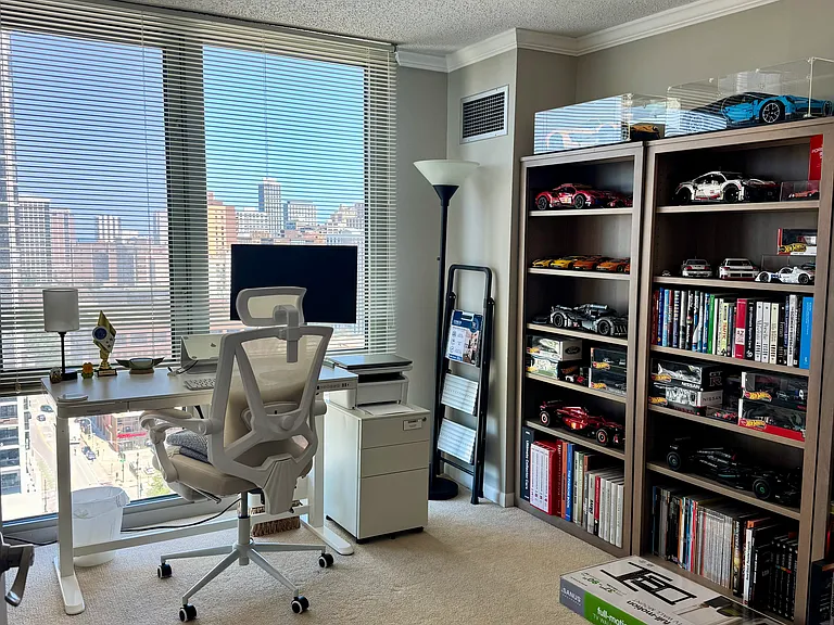 111 W Maple St #1501 — Photo 19