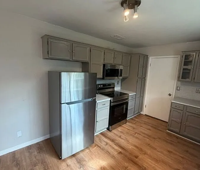815 Cedar Oaks Ln — Photo 26
