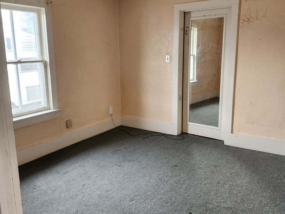 2nd image of 461 N Cedar St