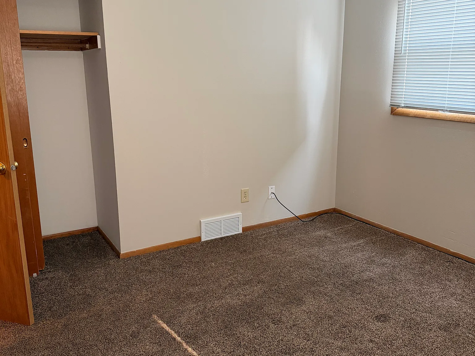 3 bed, 1.5 bath, 1200 sqft, $1,800 — Photo 4