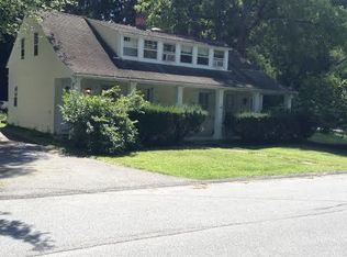 160 Rochdale Rd, Poughkeepsie, NY 12603