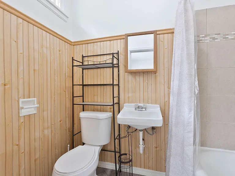 D218AB — Photo 16