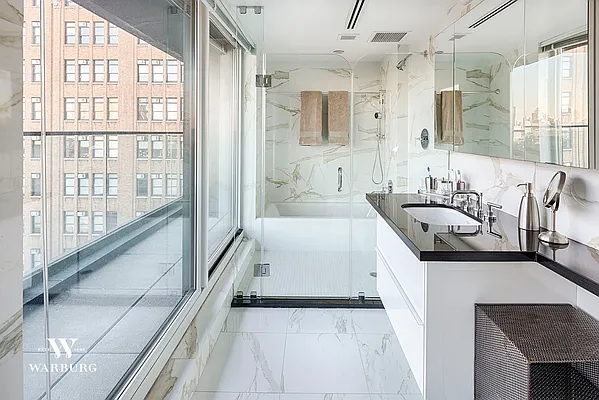 Rented by Warburg | media 33