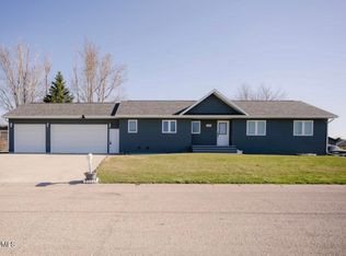 1315 8th St SW, Jamestown, ND 58401
