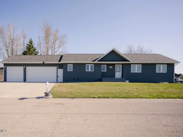 1315 8th St SW, Jamestown, ND 58401