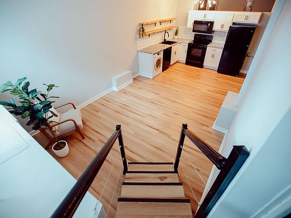 4th image of 1033 W 9th St #1d758f735