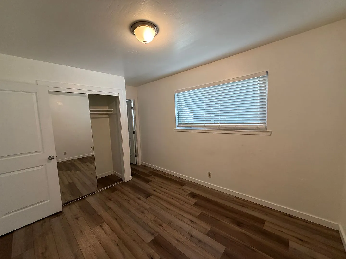 2535 Elwood Ave. — Photo 4