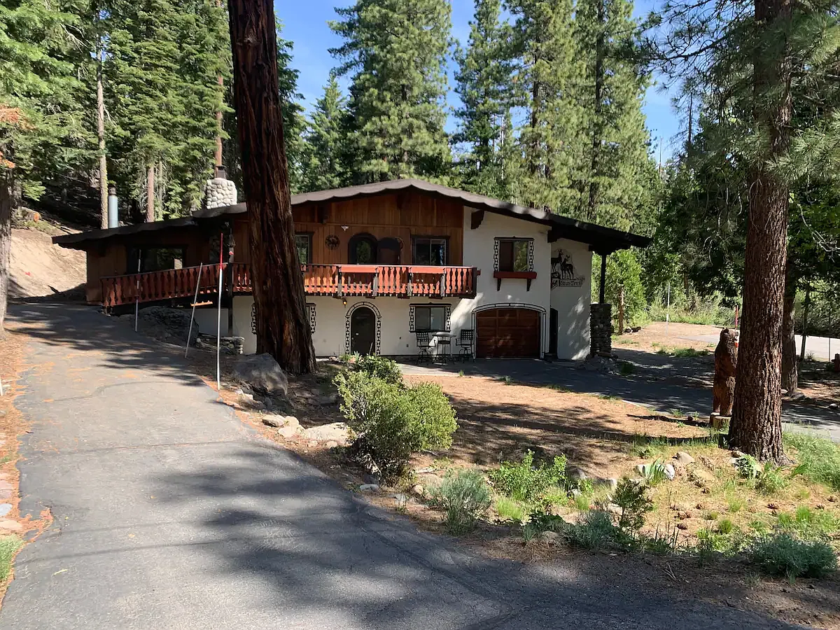 1 bed, 700 sqft, $1,900 — Photo 1