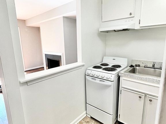 5th image of 4436 Macarthur Blvd NW APT 3A