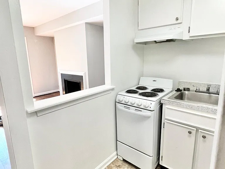 4436 Macarthur Blvd NW #3A — Photo 5