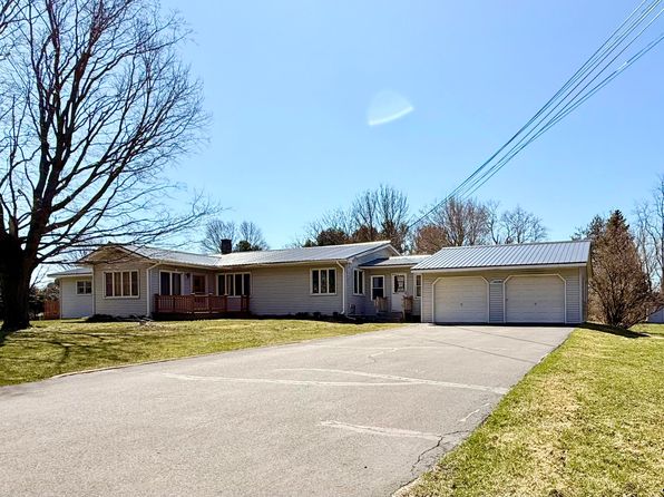 27 Lovers Ln, West Chazy, NY 12992