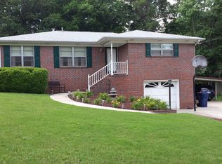 1013 Fairlawn Dr, Bessemer, AL 35023