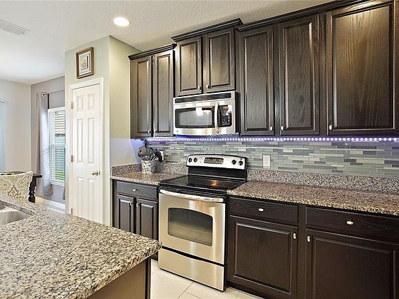 5th image of 10008 Lenox St