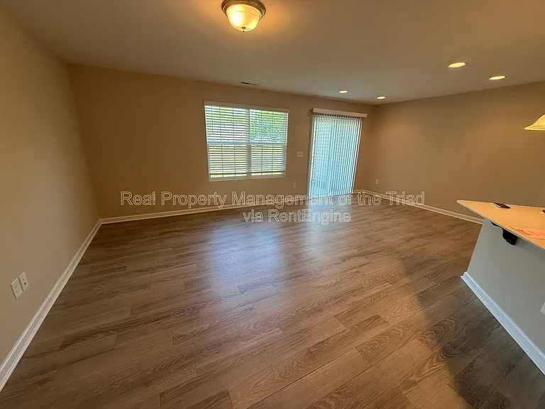 3907 Copperfield Ct — Photo 3