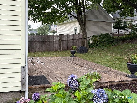 5th image of 8 Edgemont Road