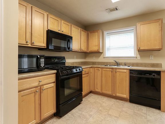 5th image of 2556 Plymouth Way