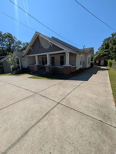 215 W D St Photo 1