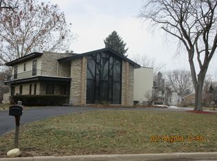 3003 Twin Oaks Dr, Joliet, IL 60435