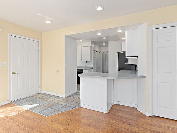 4th image of 8678 Gorgoza Dr