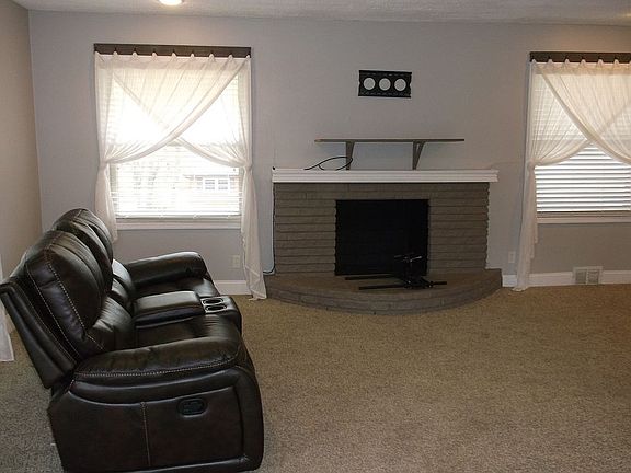 5th image of 227 Inwood St