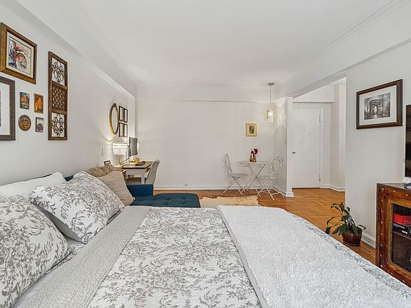 3rd image of 220 Madison Ave APT 8D