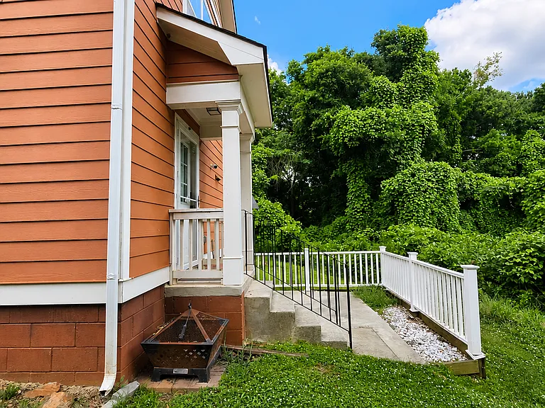 760 Vine St — Photo 25