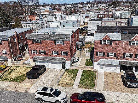 2nd image of 3815 Charteris Rd