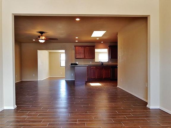 5th image of 2823 Carmel Dr