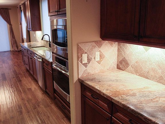 Butler Service Area Next To Pantry