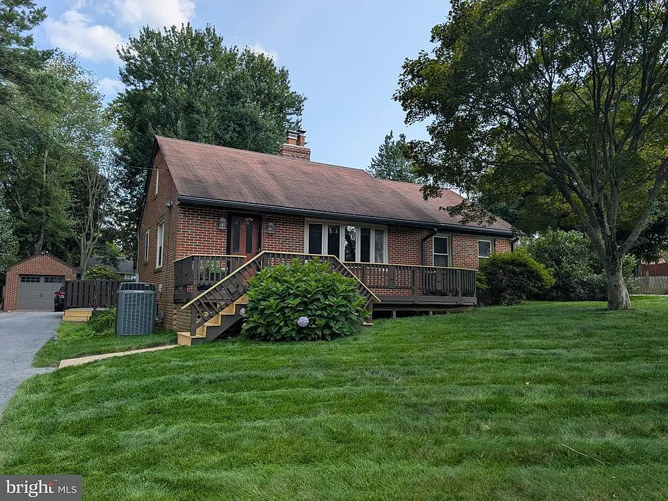 1009 Circle Dr