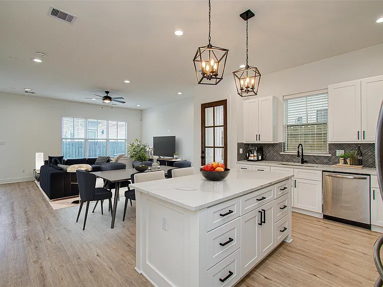 6420 Highland Pine Ln — Photo 9