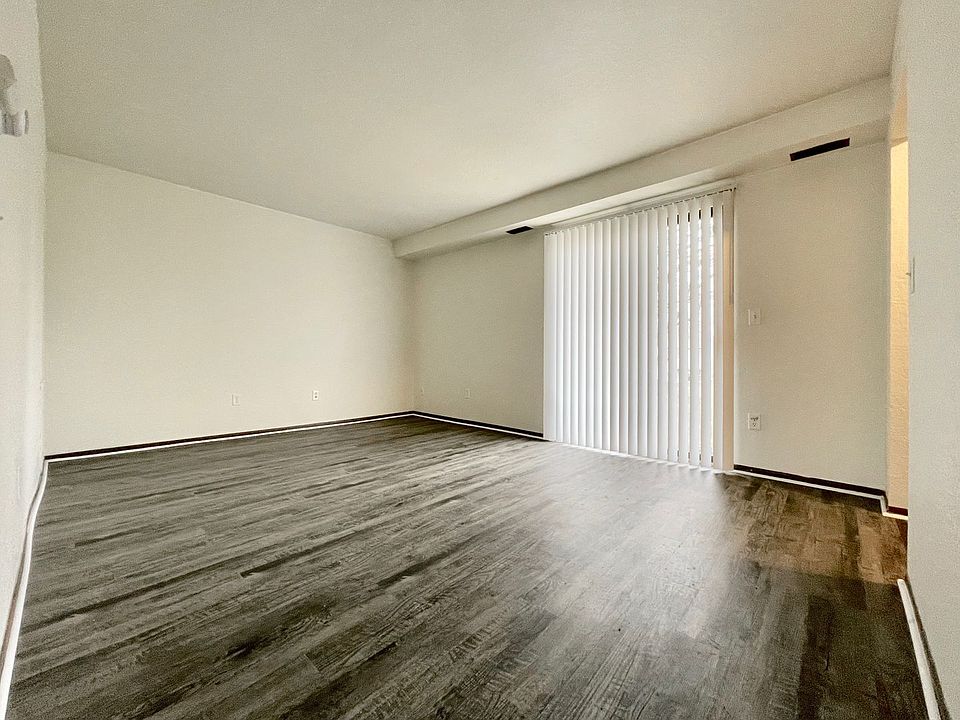 Courtyard Apartments 242248 E North St Hastings, MI Zillow